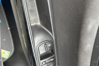 OPEL CORSA E 1.4i - 16V