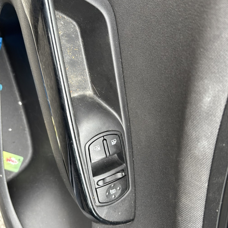 OPEL CORSA E 1.4i - 16V Photo n°22