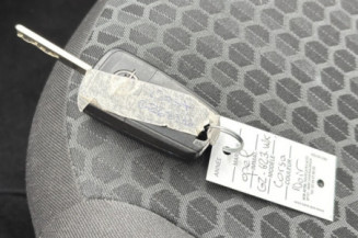 OPEL CORSA E 1.4i - 16V