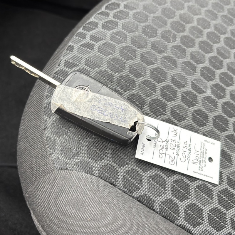 OPEL CORSA E 1.4i - 16V Photo n°33