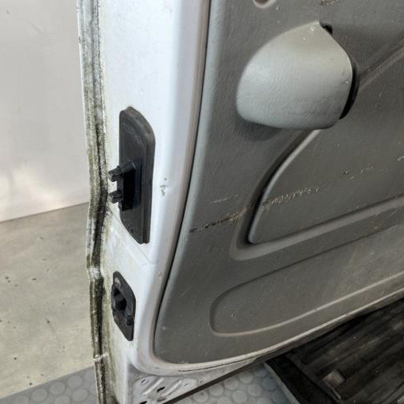 Porte laterale droit RENAULT TRAFIC 2 Photo n°5