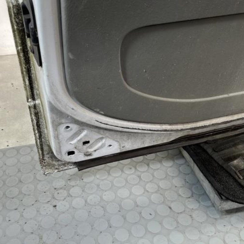 Porte laterale droit RENAULT TRAFIC 2 Photo n°6