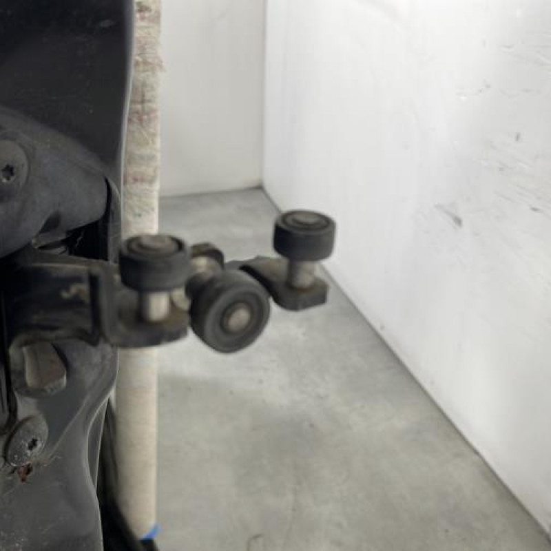 Porte avant gauche PEUGEOT 1007 Photo n°2