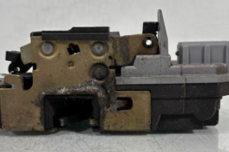 Serrure arriere droit PEUGEOT 206