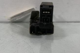 Serrure arriere droit PEUGEOT 205