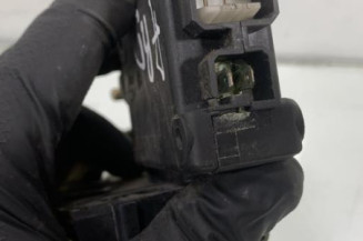 Serrure arriere droit PEUGEOT 205