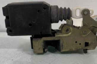 Serrure arriere droit PEUGEOT 205