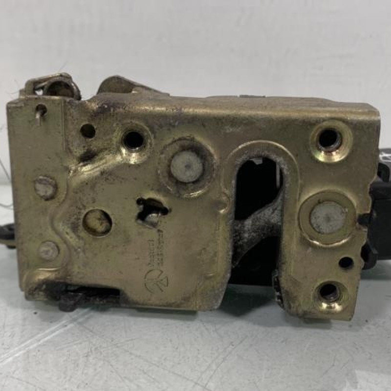 Serrure arriere droit PEUGEOT 205 Photo n°6