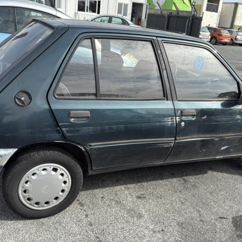 Serrure arriere droit PEUGEOT 205 Photo n°12