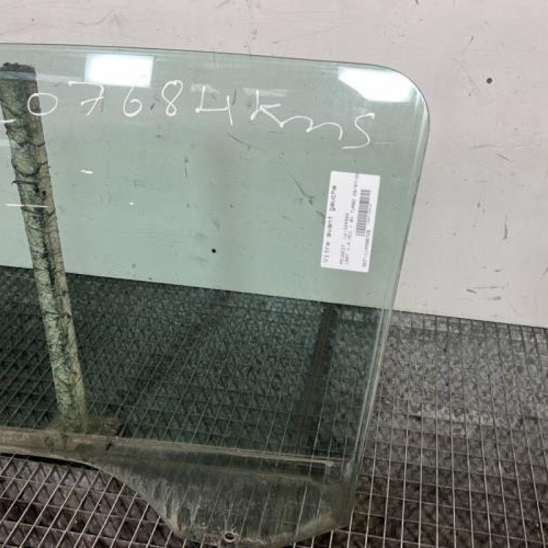 Vitre avant gauche PEUGEOT 1007 Photo n°3