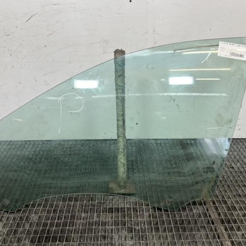 Vitre avant gauche RENAULT LAGUNA 2 Photo n°1