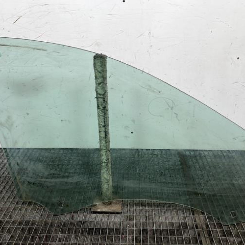 Vitre avant gauche RENAULT LAGUNA 2 Photo n°4