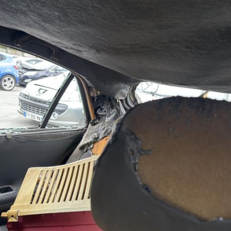 Vitre avant gauche RENAULT LAGUNA 2 Photo n°17