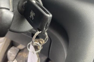 Serrure de coffre PEUGEOT 3008 1