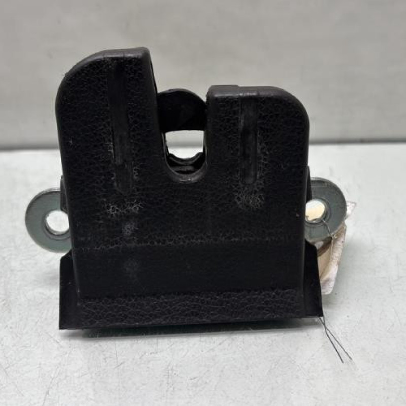 Serrure de coffre VOLKSWAGEN POLO 5 Photo n°1