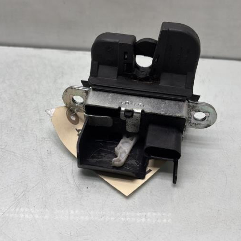 Serrure de coffre VOLKSWAGEN POLO 5 Photo n°2