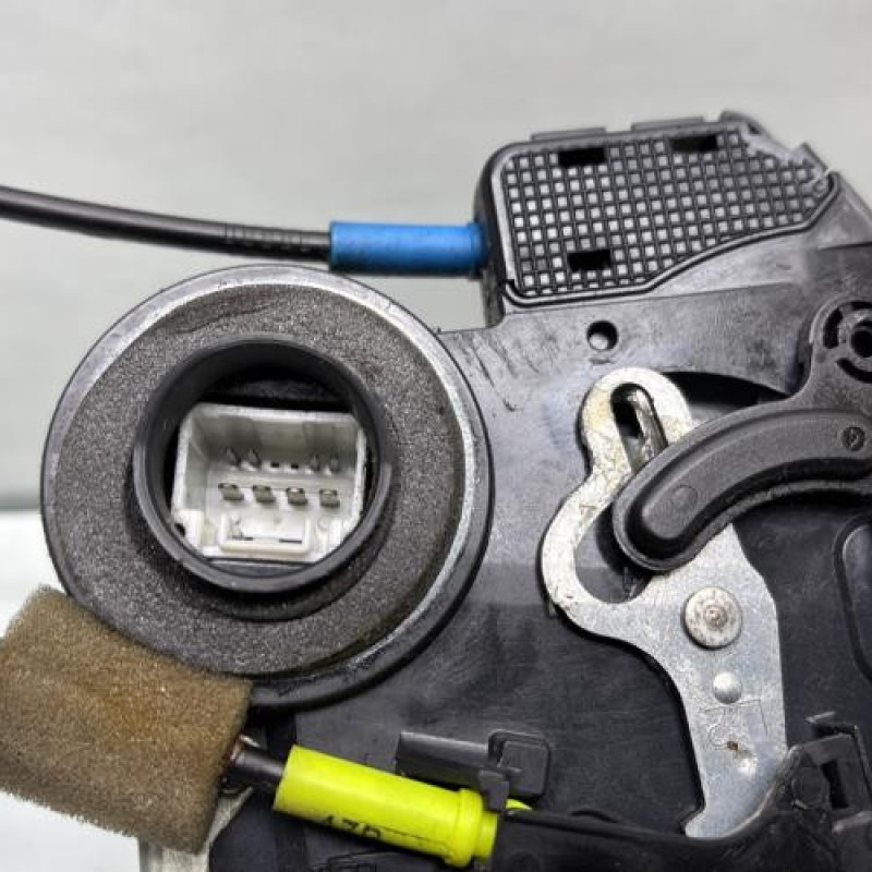 Serrure arriere gauche LEXUS IS 2 Photo n°4