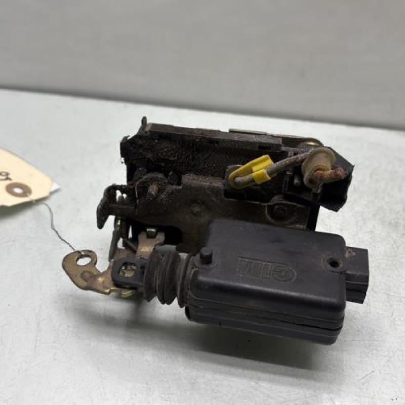 Serrure arriere gauche RENAULT R19 Photo n°2