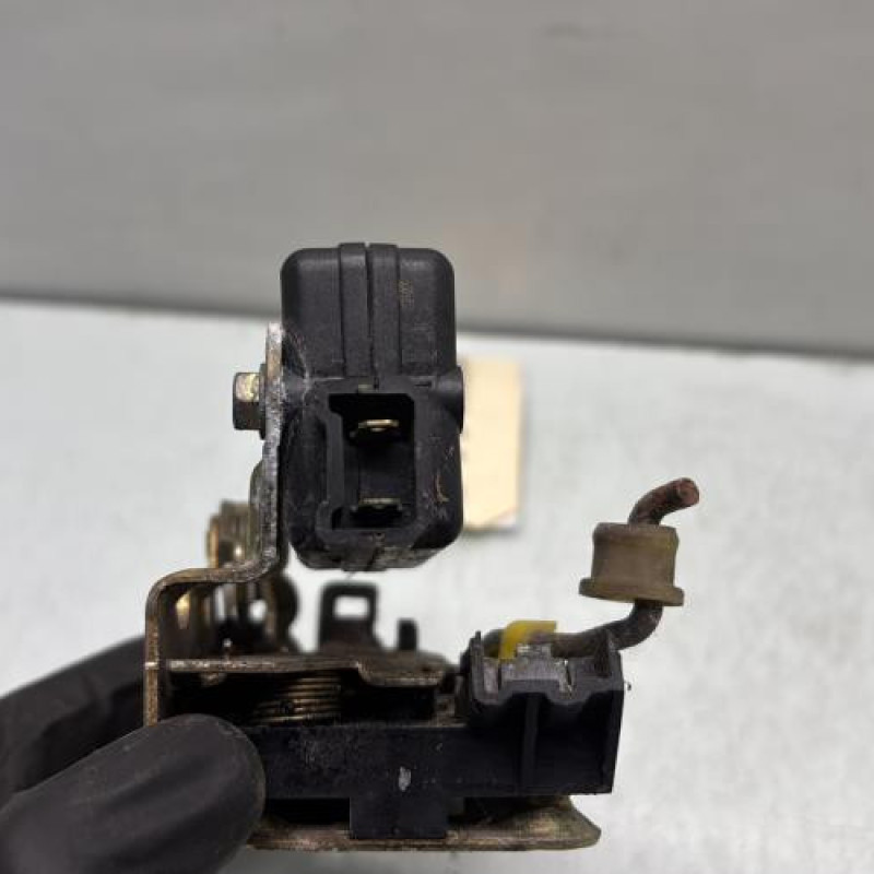 Serrure arriere gauche RENAULT R19 Photo n°4