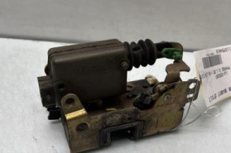 Serrure avant droit RENAULT CLIO 1