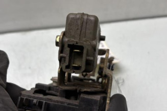 Serrure avant droit RENAULT CLIO 1