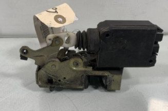 Serrure arriere gauche PEUGEOT 205