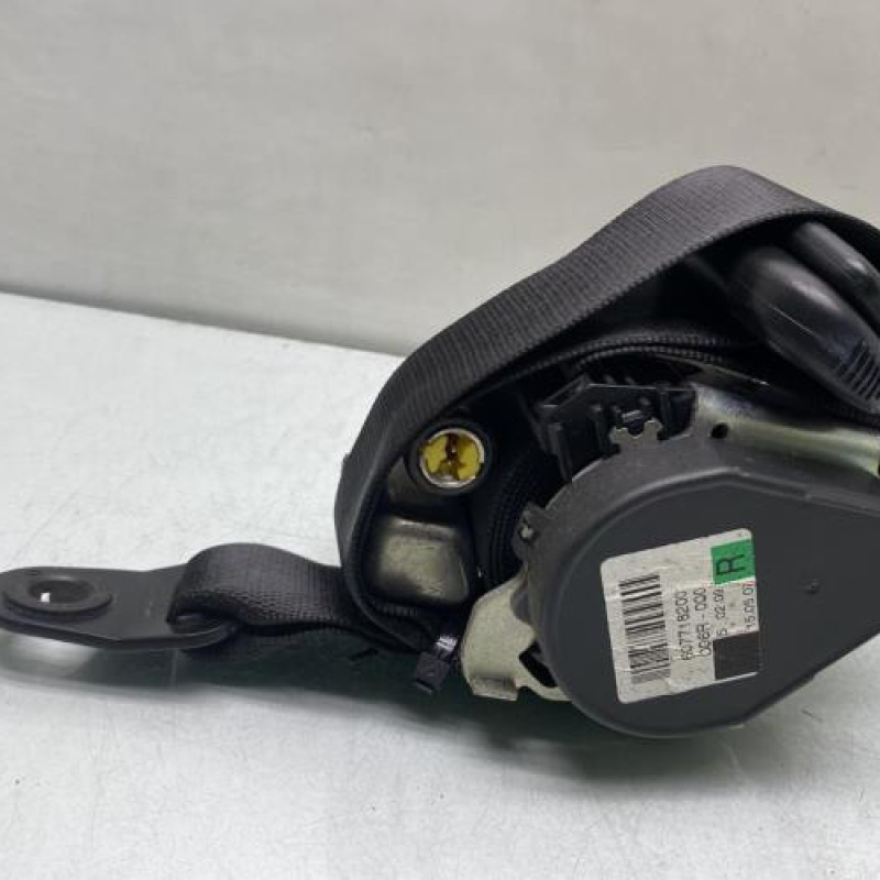 Pretensionneur de ceinture avant droit MERCEDES CLASSE A 169 Photo n°1