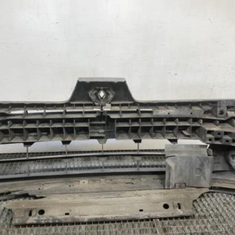 Pare choc avant RENAULT CLIO 2 Photo n°4