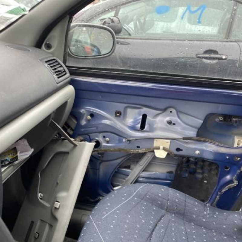 Pare choc avant RENAULT CLIO 2 Photo n°8