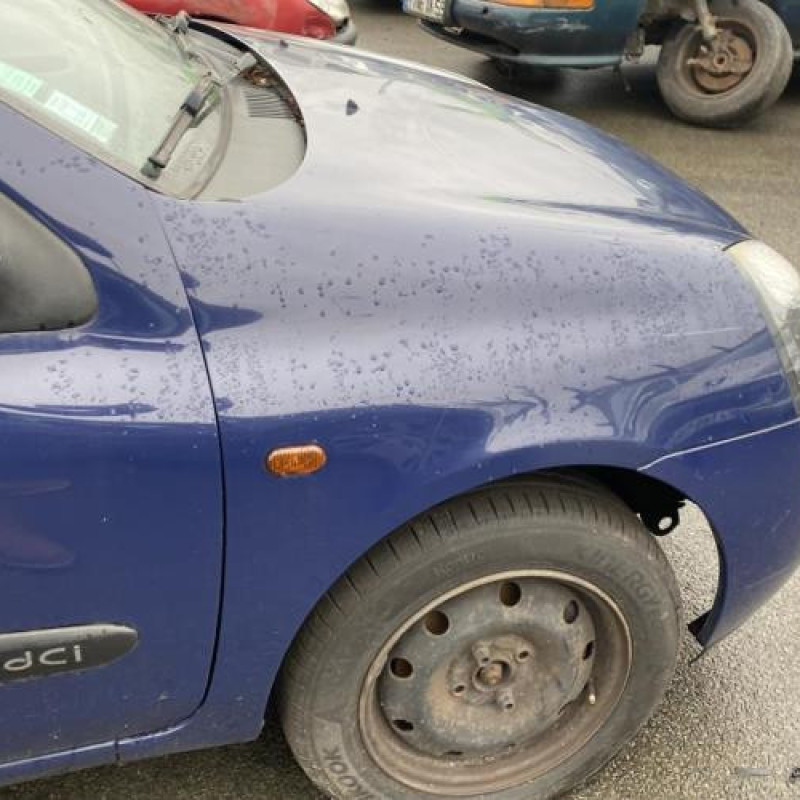 Pare choc avant RENAULT CLIO 2 Photo n°10