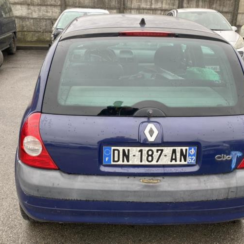 Pare choc avant RENAULT CLIO 2 Photo n°13