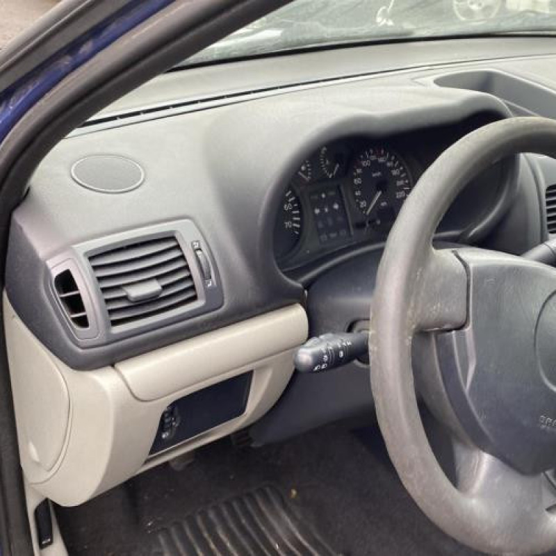 Pare choc avant RENAULT CLIO 2 Photo n°14