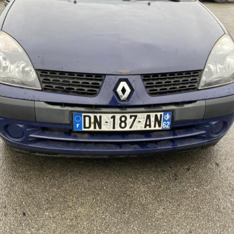 Pare choc avant RENAULT CLIO 2 Photo n°18