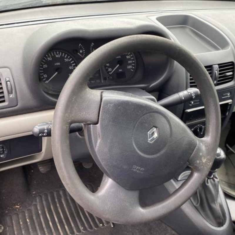 Pare choc avant RENAULT CLIO 2 Photo n°19