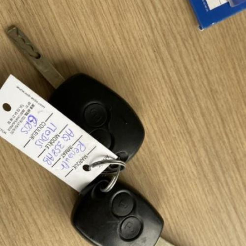 Pare choc avant RENAULT MODUS Photo n°13