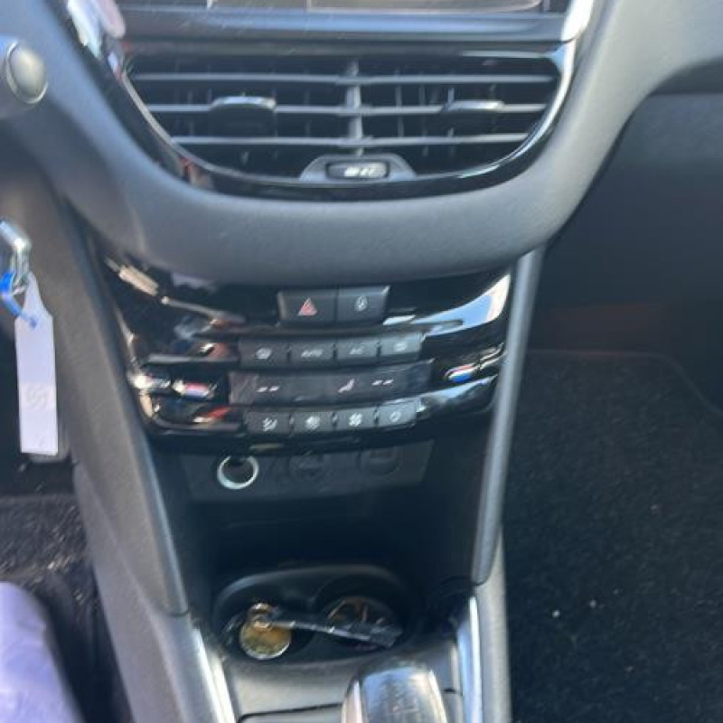 Pretensionneur de ceinture avant droit PEUGEOT 208 1 Photo n°14