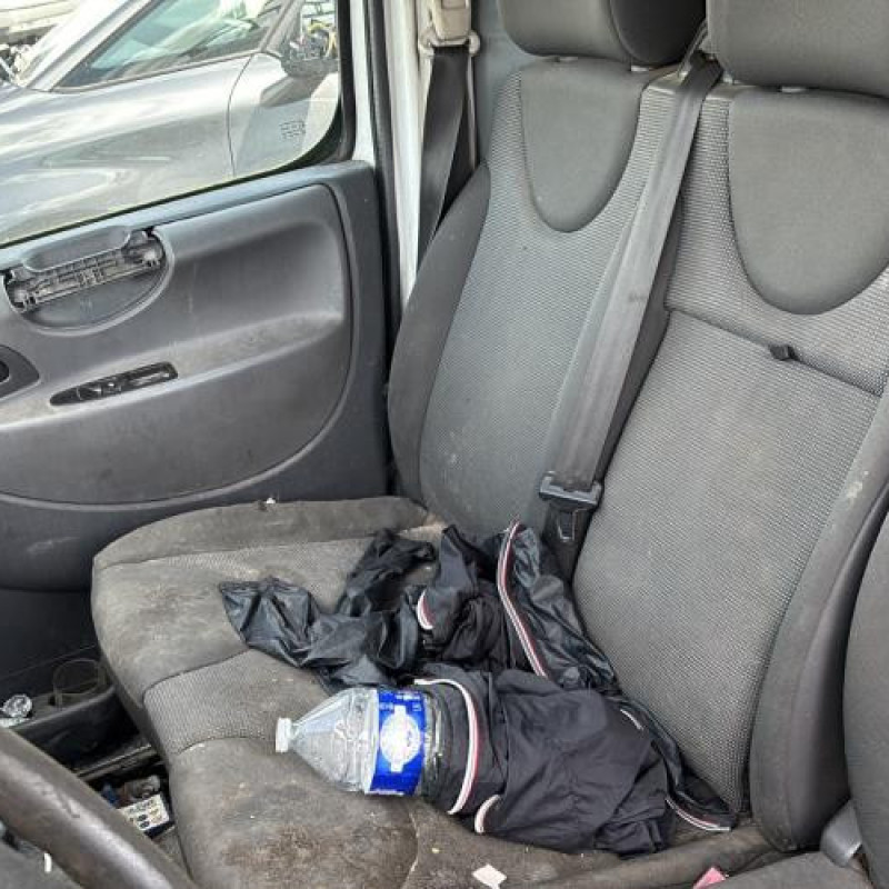 Calandre PEUGEOT EXPERT 2 Photo n°18