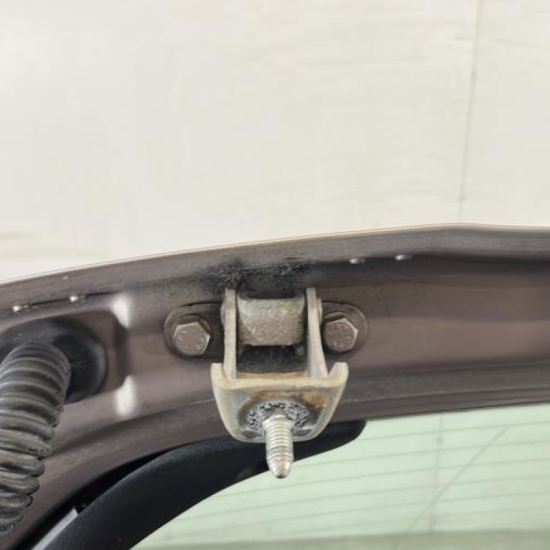 Malle/Hayon arriere PEUGEOT 208 1 Photo n°6