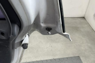 Malle/Hayon arriere RENAULT CLIO 3