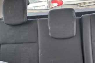 Attache ceinture avant gauche RENAULT CLIO 3