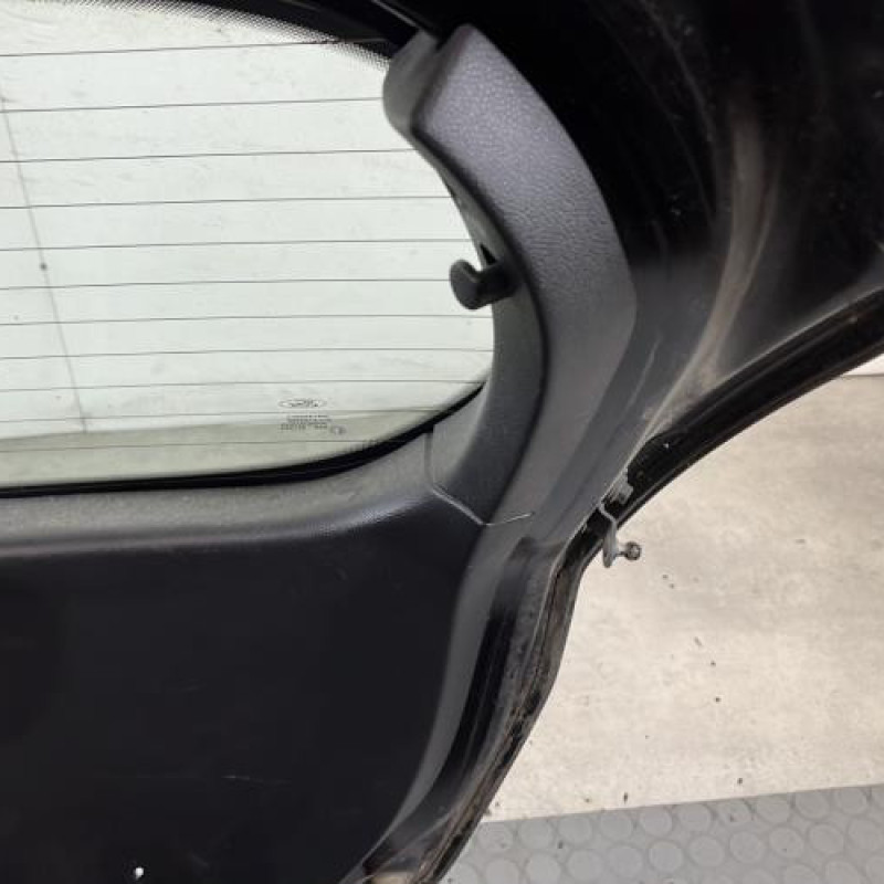 Malle/Hayon arriere FORD FIESTA 6 Photo n°8