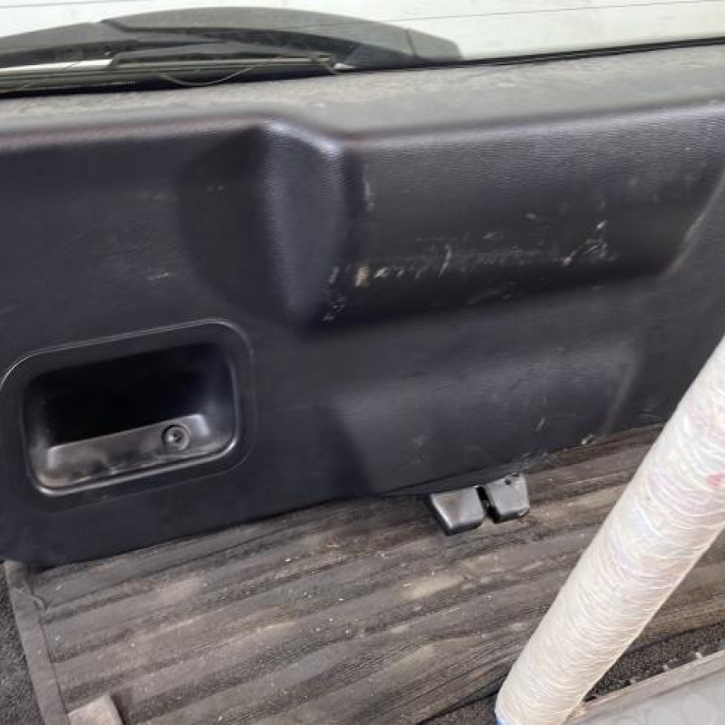 Malle/Hayon arriere FORD FIESTA 6 Photo n°10