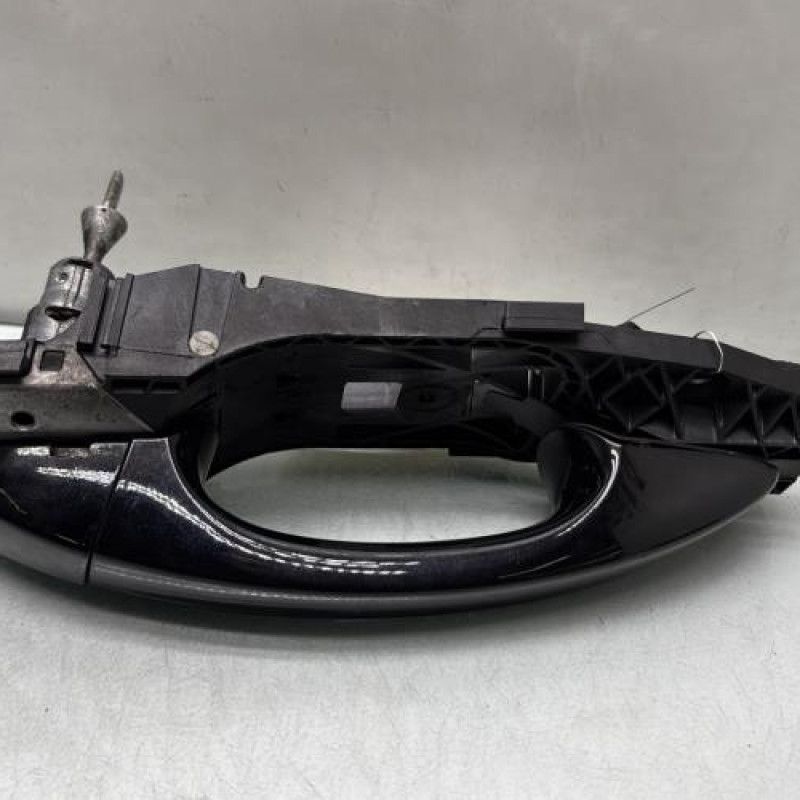 Poignee porte avant gauche VOLKSWAGEN GOLF 7 Photo n°1