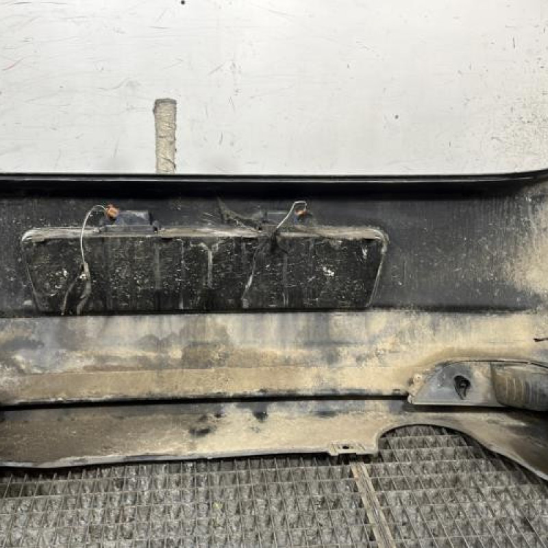 Pare choc arriere FIAT GRANDE PUNTO Photo n°5