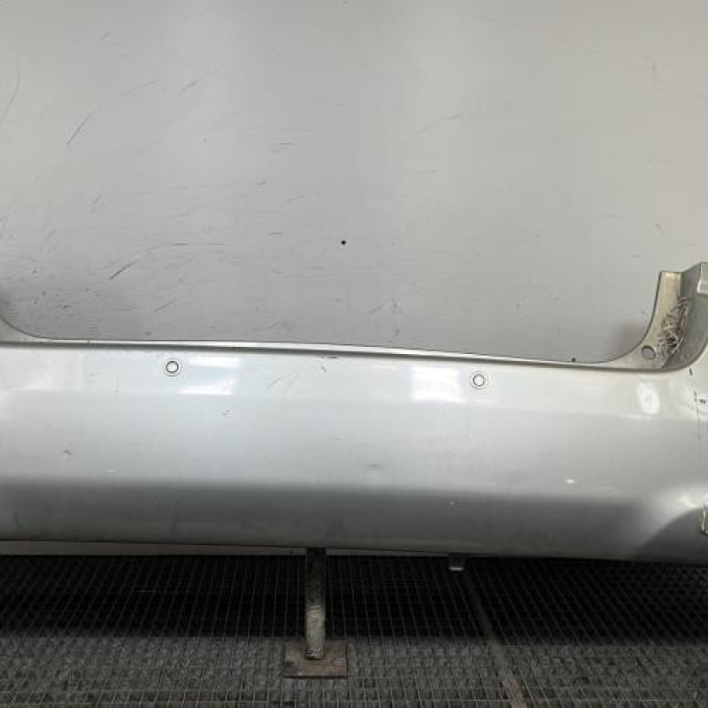 Pare choc arriere TOYOTA COROLLA VERSO 2 Photo n°1