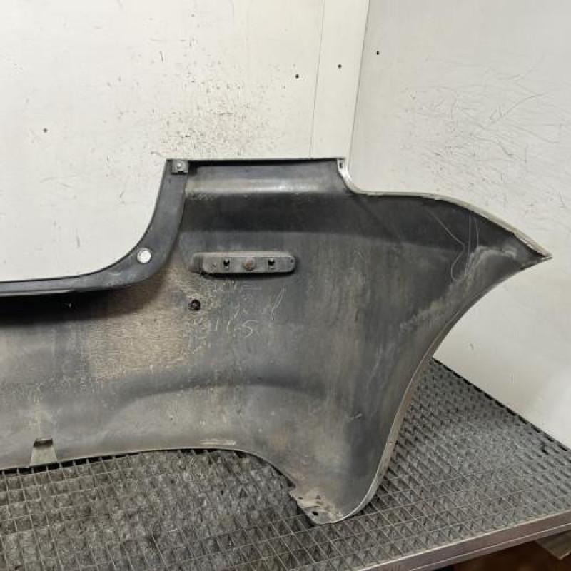 Pare choc arriere TOYOTA COROLLA VERSO 2 Photo n°4