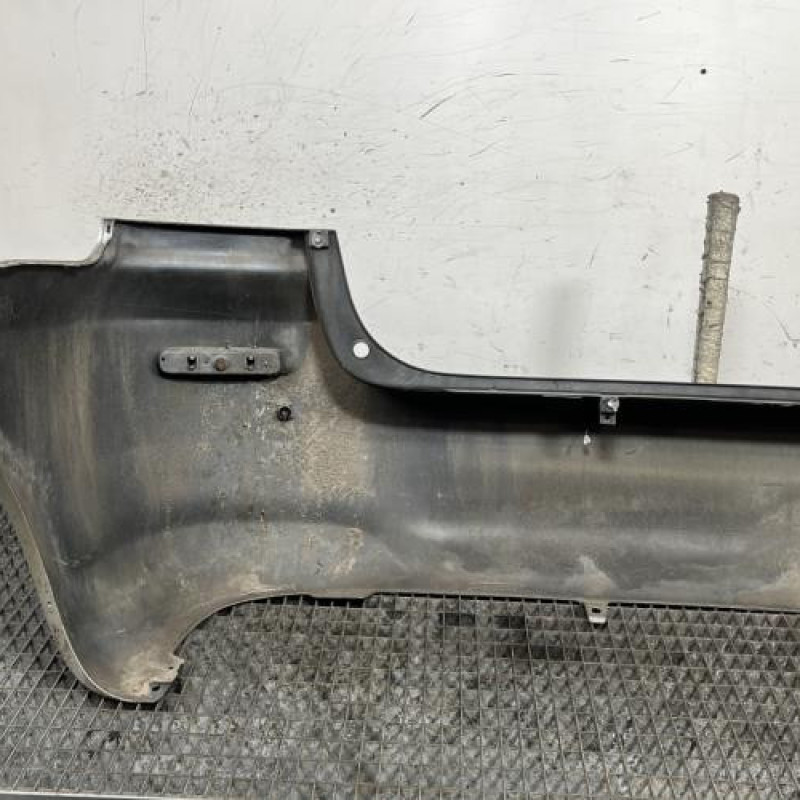 Pare choc arriere TOYOTA COROLLA VERSO 2 Photo n°6