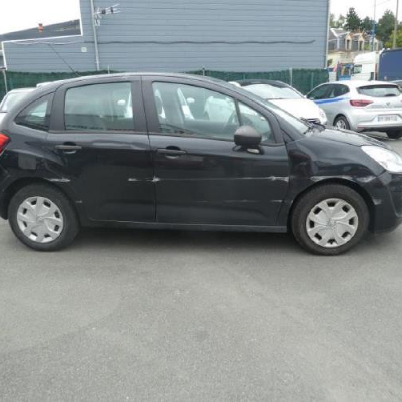 Pare choc arriere CITROEN C3 2 Photo n°13