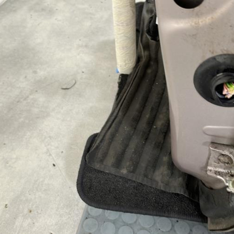 Porte avant gauche PEUGEOT 208 1 Photo n°3