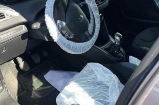 Plage arriere PEUGEOT 208 1